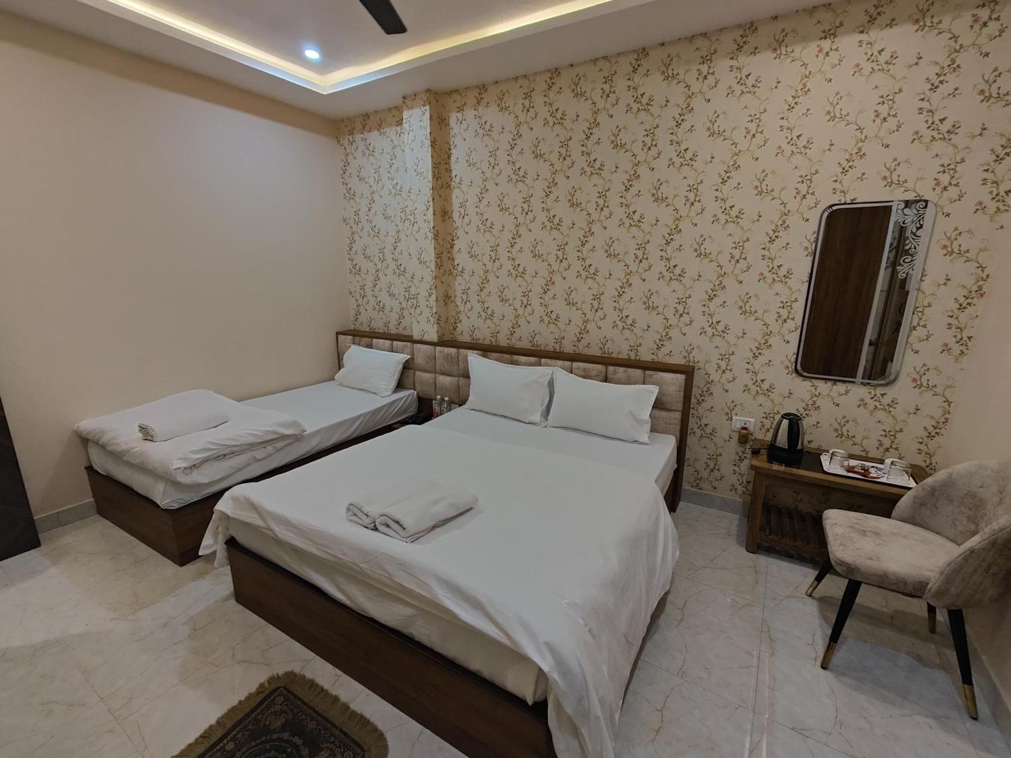 Hotel Mangal Murti Varanasi Exterior foto