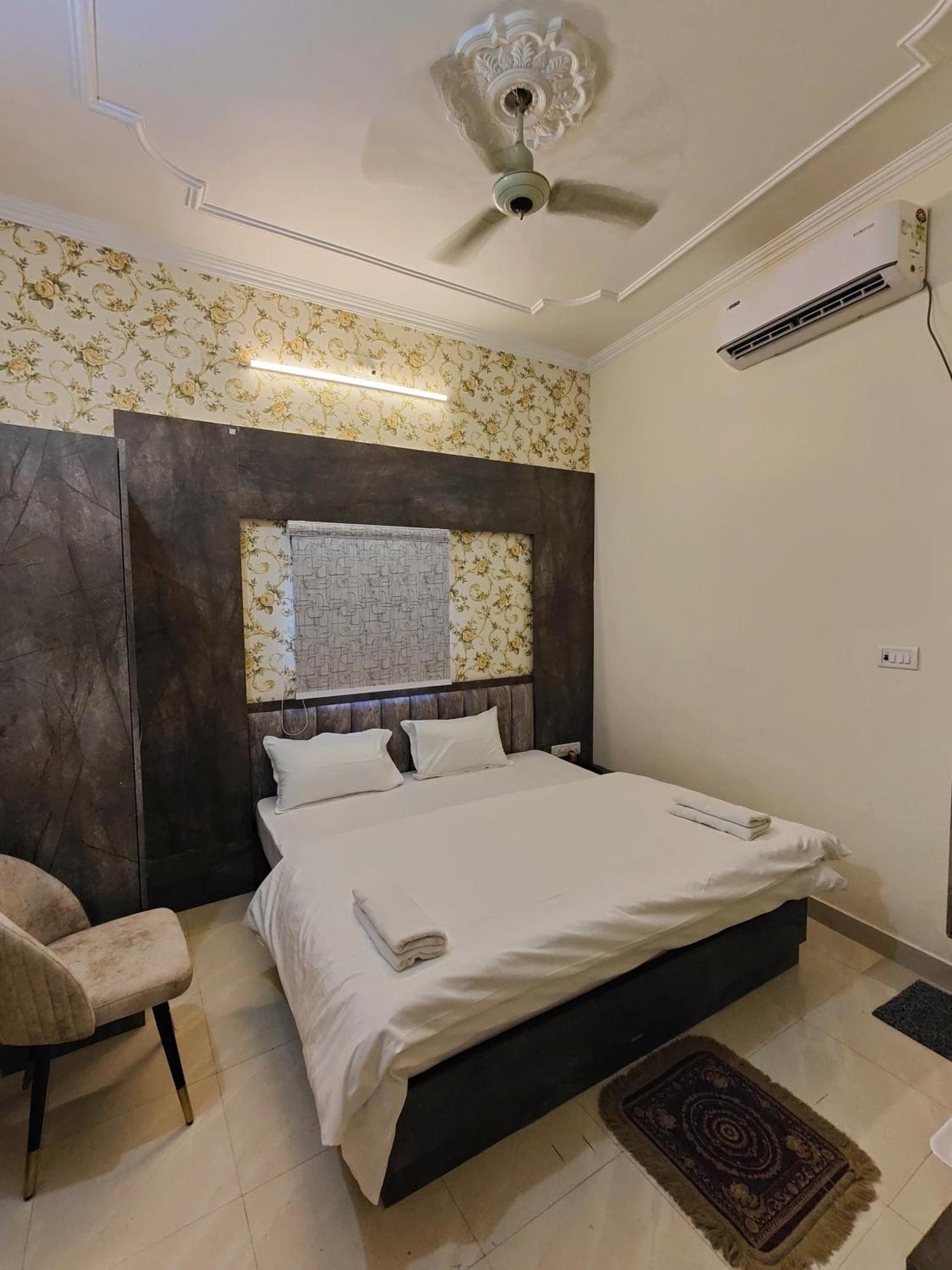Hotel Mangal Murti Varanasi Exterior foto